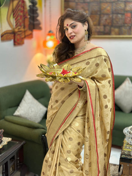 Naveena Kapoor In Banarsi Cotton Silk Designer Saree. Available In 6 Colours.