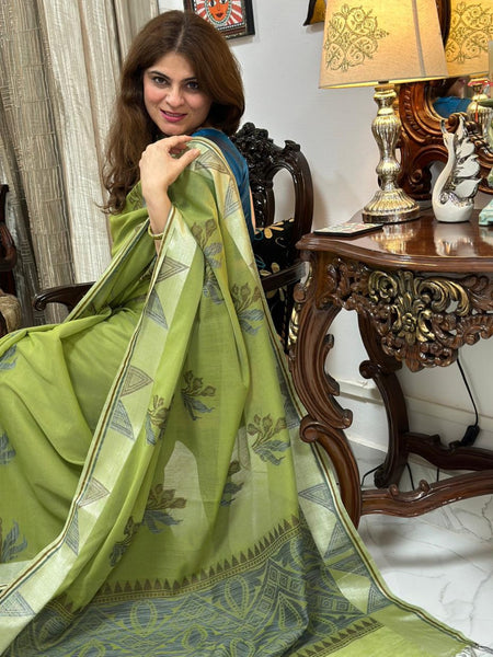 Naveena Kapoor In Chanderi Cotton Saree. Available In 3 Colours.