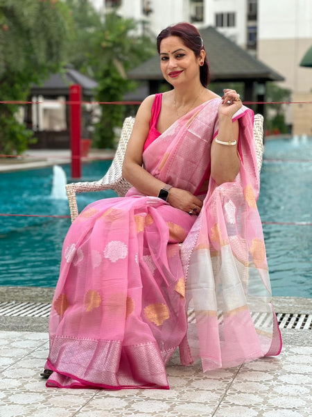 Reena Dwivedi In Kota Doria Silver and Gold Boota Saree With Matching Pallu. Available In 3 Colours.