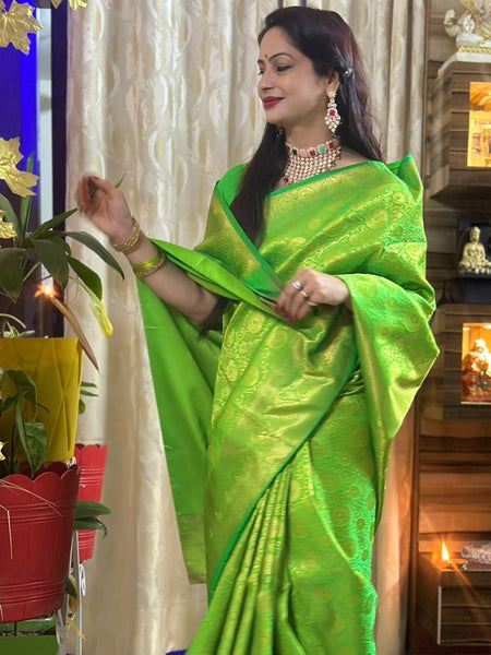 Reena Dwivedi In Kanjivaram Silk Designer Saree. Available In 5 Colours.