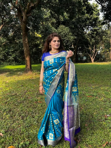 Naveena Kapoor In Banarsi Saree. Available In 3 Colours.