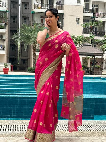 Reena Dwivedi In Designer Linen Saree With Zari Pallu. Available In 2 Colours