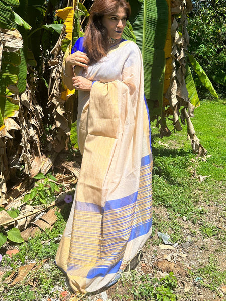 Naveena Kapoor In Blended Linen Saree. Available In 5 Different Palla And Border Colours.