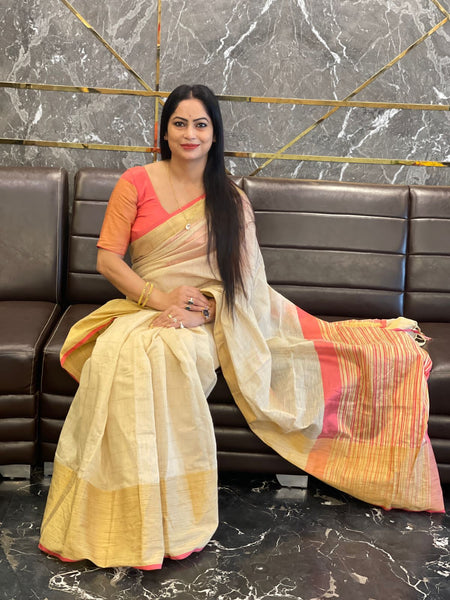 Reena Dwivedi In Blended Linen Silk Saree. Available In 5 Different Palla And Border Colours.