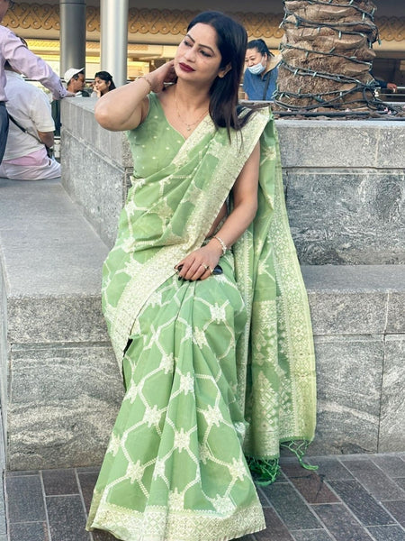 Reena Dwivedi In Banarsi Blended Cotton Silk Saree. Available In 4 Colours.