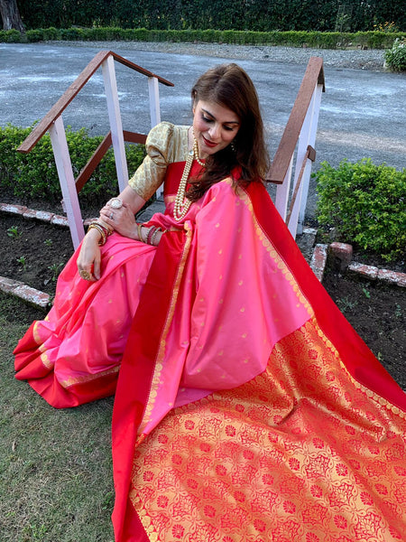 Naveena Kapoor In Traditional Garad-Korial Bengali Silk Saree With Contrast Pallu. Available In 3 Colours.