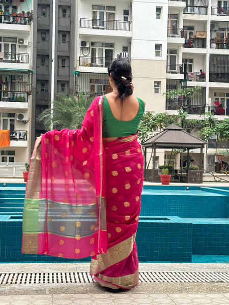 Reena Dwivedi In Designer Linen Saree With Zari Pallu. Available In 2 Colours