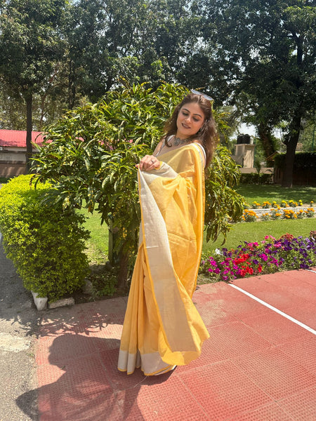 Naveena Kapoor In Linen Saree. Available In 2 Colours.