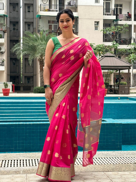 Reena Dwivedi In Designer Linen Saree With Zari Pallu. Available In 2 Colours