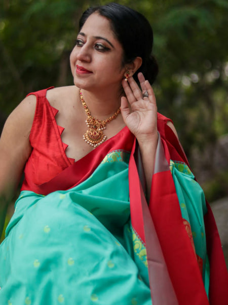 Ramya Pathak In Traditional Garad-Korial Bengali Silk Saree With Contrast Pallu. Available In 2 Colours.