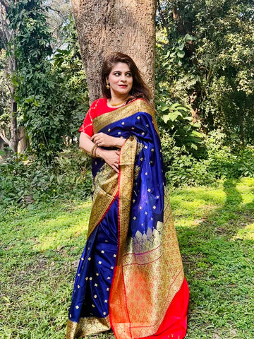 Naveena Kapoor In Banarsi Silk Saree. Available In 2 Colours.