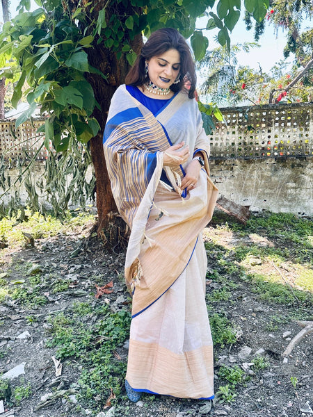 Naveena Kapoor In Blended Linen Saree. Available In 5 Different Palla And Border Colours.