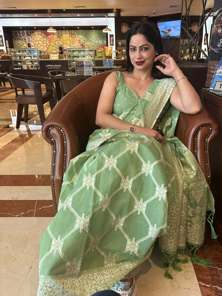 Reena Dwivedi In Banarsi Blended Cotton Silk Saree. Available In 4 Colours.