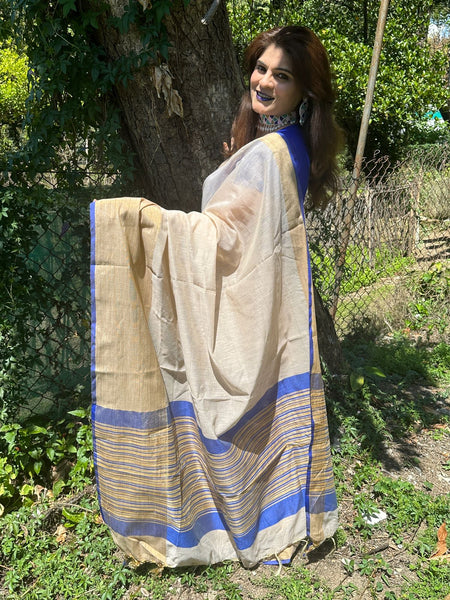 Naveena Kapoor In Blended Linen Saree. Available In 5 Different Palla And Border Colours.