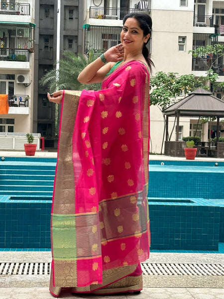 Reena Dwivedi In Designer Linen Saree With Zari Pallu. Available In 2 Colours