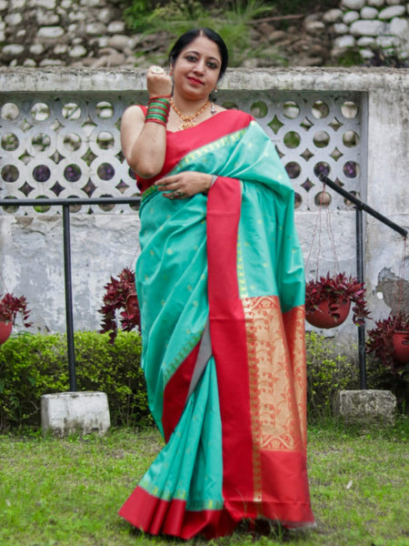 Ramya Pathak In Traditional Garad-Korial Bengali Silk Saree With Contrast Pallu. Available In 2 Colours.